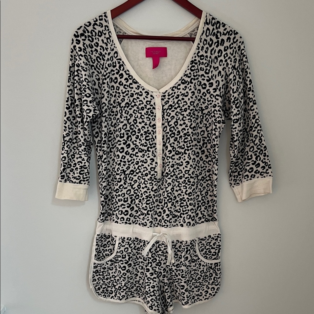 Victoria's Secret Black & White Leopard Animal Print Romper Pajama M